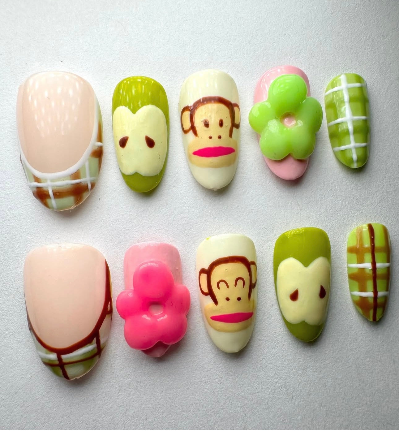 Press on nails| Paul Frank set