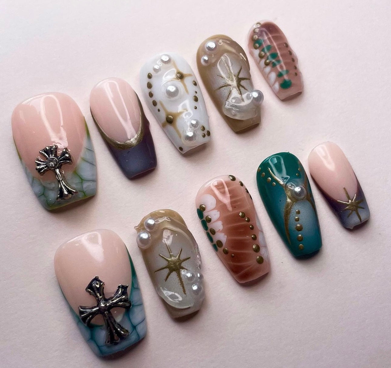 Press on nails| cross set
