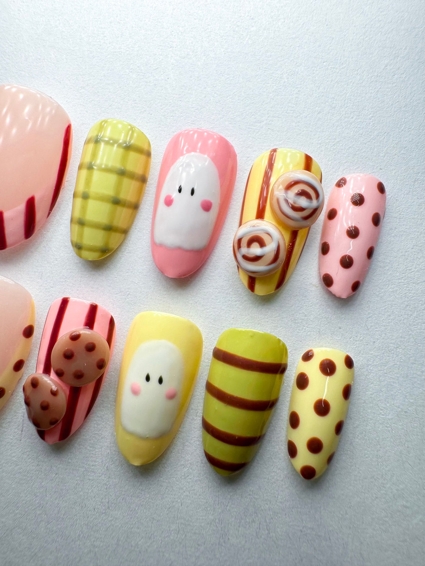 Press on nails| freshly baked set