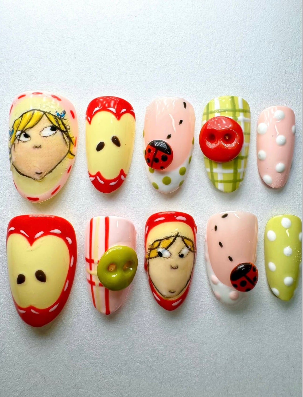 Press on nails| Charlie & Lola